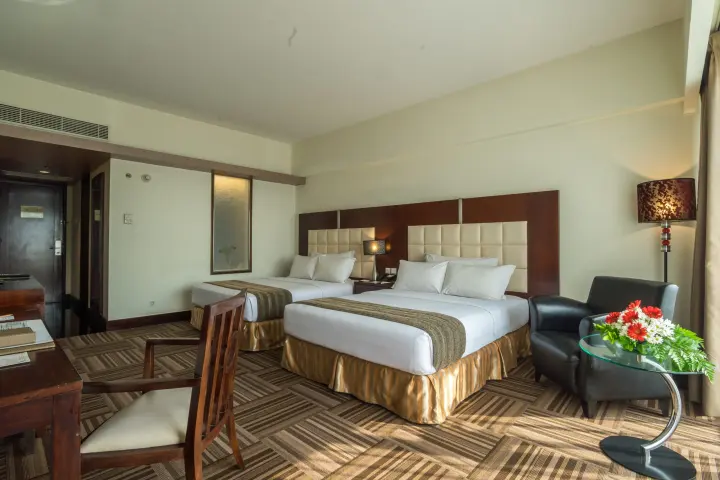 Merlynn Park Hotel — 3