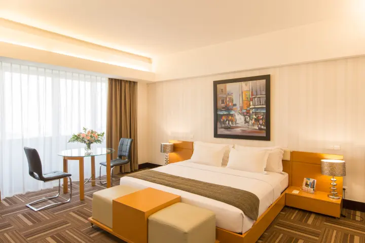 Merlynn Park Hotel — 6